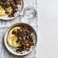 Garlic mushrooms, beluga lentils and polenta