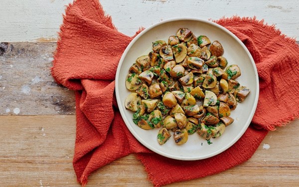 Garlic mushrooms (Funghi trifolati)