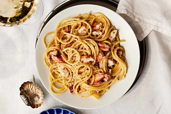 Garlic noodles with crab