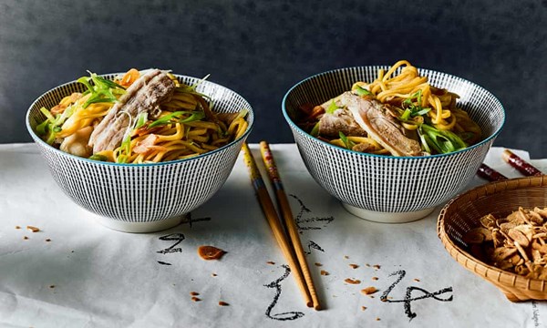 Garlic oil noodles (Hsi jet khauk swe)