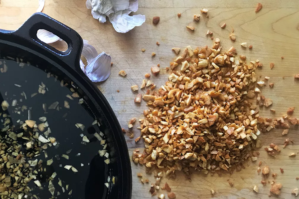 Garlic oil with crispy bits