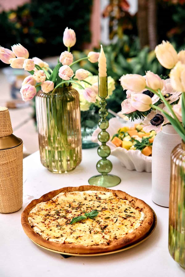 Garlic Parmesan bread pizza