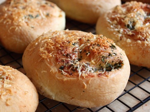 Garlic Parmesan dinner rolls