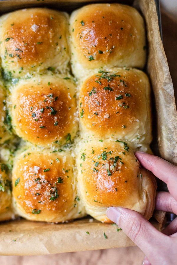 Garlic Parmesan pull-apart rolls