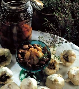 Garlic pickle (Torshi-e sir)