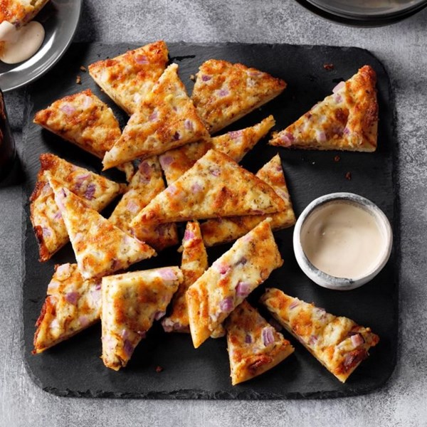 Garlic pizza wedges