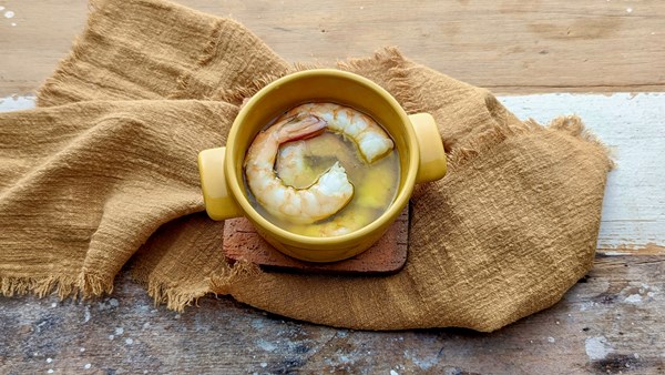 Garlic prawns (Gambas al ajillo)
