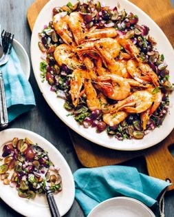 Garlic-sautéed head-on shrimp with grape pico salsa (Camarones barbones al mojo de ajo con salsa bandera de uva)