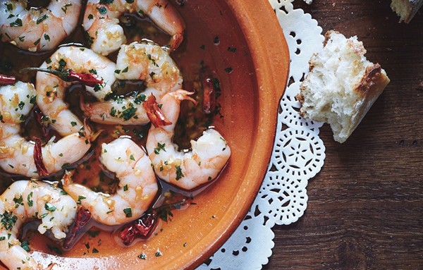 Garlic shrimp with chiles de arbol
