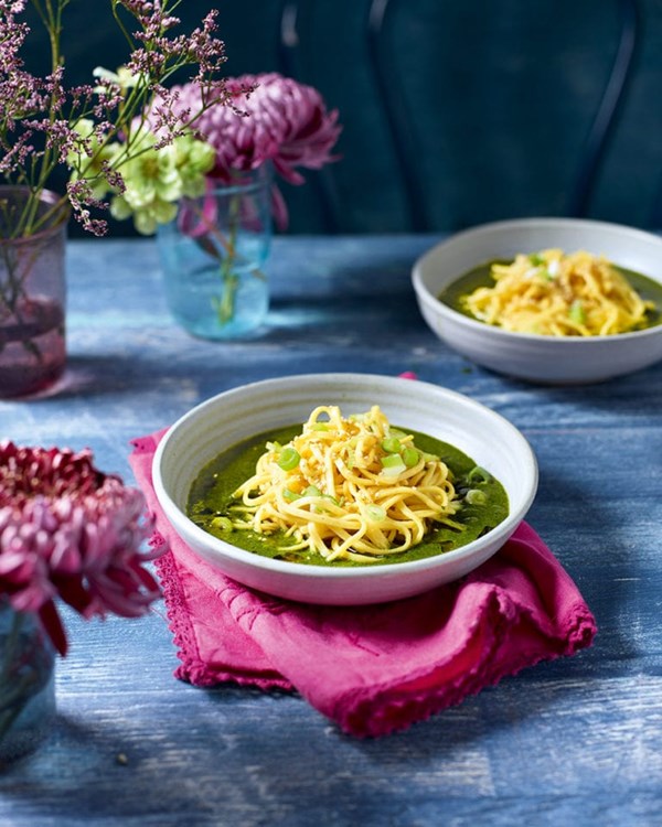 Garlic spinach longevity noodles