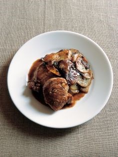 Garlic-studded veal fillet (Filet clouté d'ail)