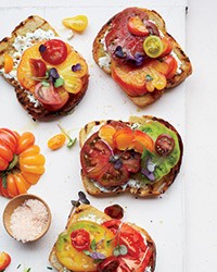 Garlic-toasted tomato sandwiches