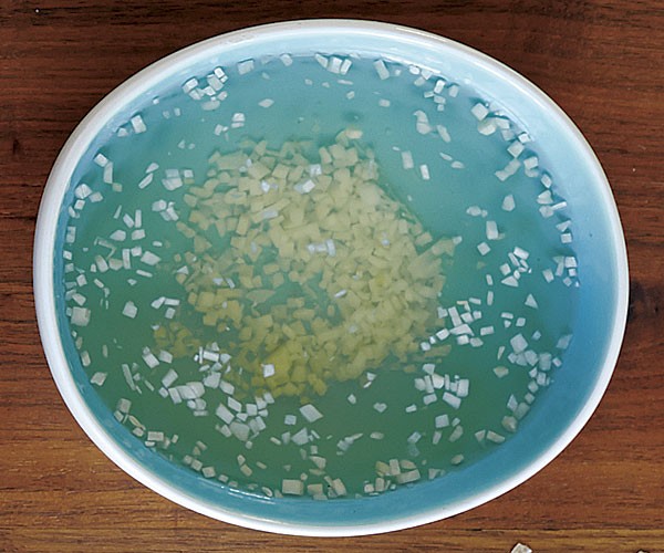 Garlic-vinegar dipping sauce