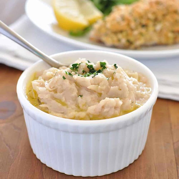 Garlic white bean mash in a flash