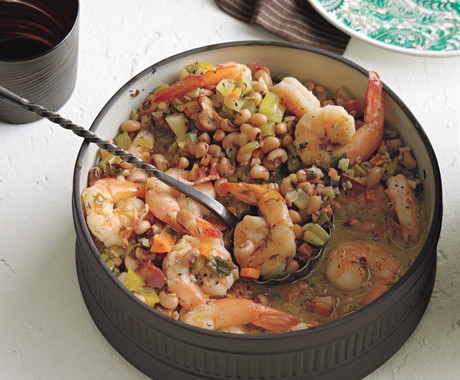 Garlicky black-pepper shrimp and black-eyed peas