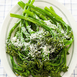 Garlicky broccolini