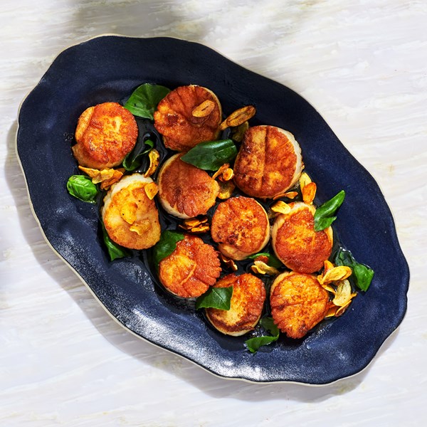 Garlicky buttery scallops