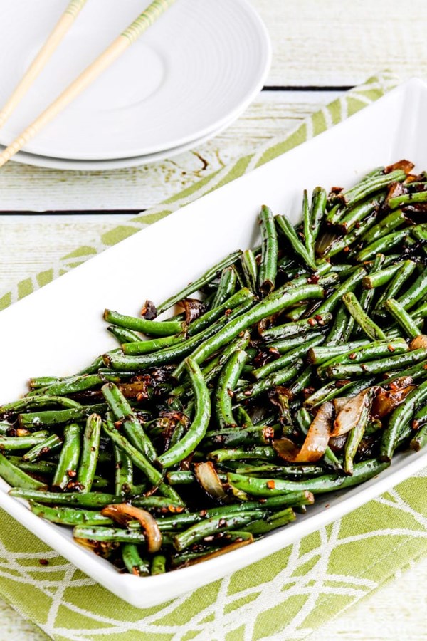 Garlicky green beans stir fry