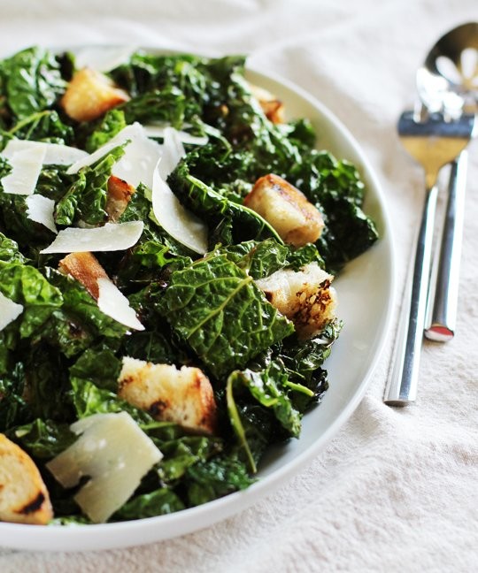 Garlicky grilled kale salad with grilled bread