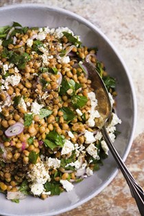 Garlicky lentils with feta and parsley
