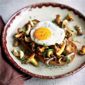 Garlicky mushrooms on toast