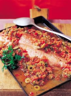 Garlicky panfried fish (Pescado al ajillo)