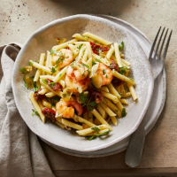 Garlicky prawn pasta