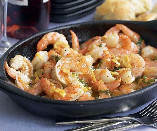 Garlicky shrimp with basil