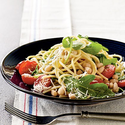 Garlicky spaghetti with beans and greens