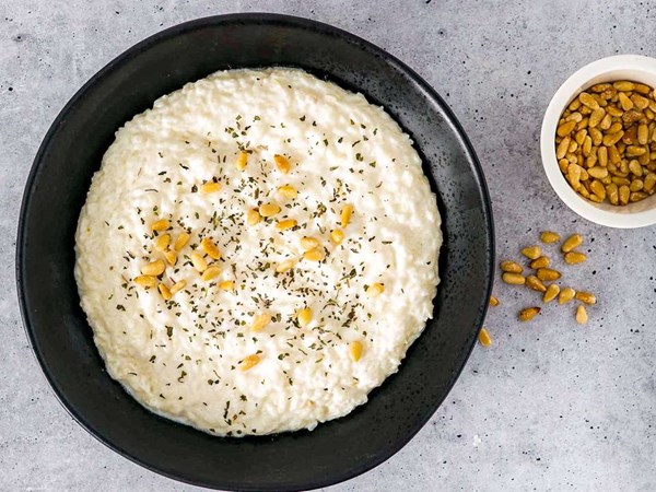Garlicky yogurt and rice porridge (Labaniyeh bil ruz)