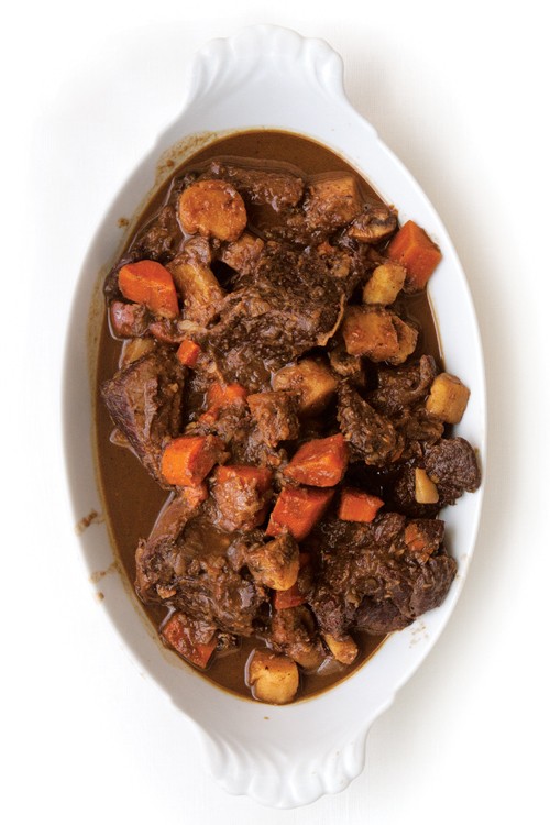 Gascon-style beef stew (Daube de boeuf à la Gasconne)