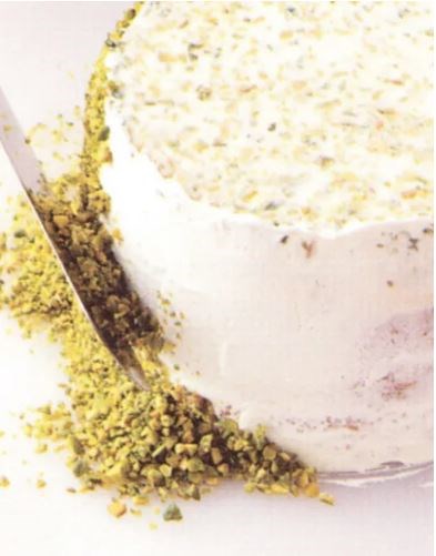 Gateau with sponge cake base