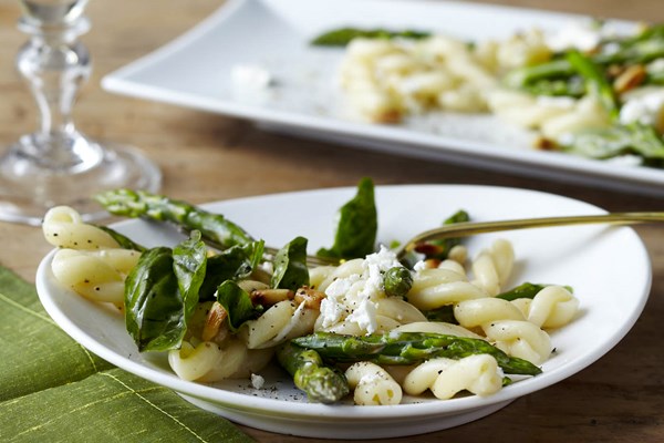 Gemelli with asparagus and sausage