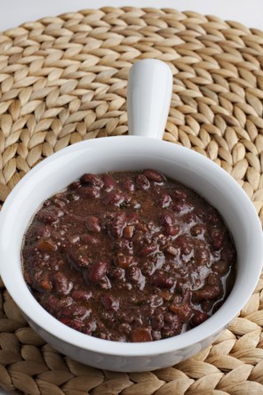 Georgian kidney bean stew with herbs and walnuts (Lobio nigvzit)