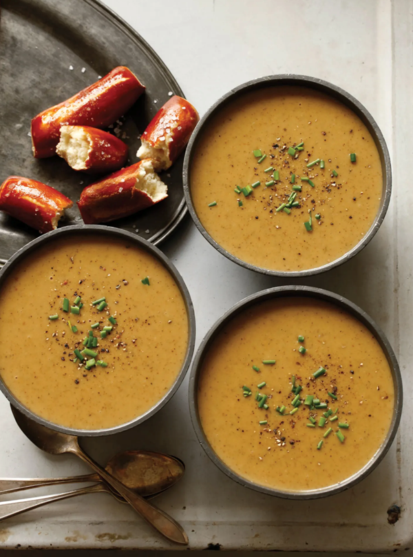 German beer and cheese soup (Bierkäsesuppe)