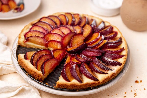 German plum tart (Zwetschgenkuchen)