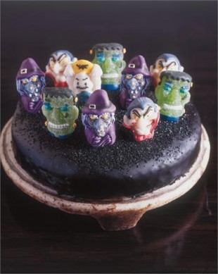 Ghoul-graveyard cake