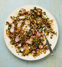 Giant couscous with spicy raisin dressing