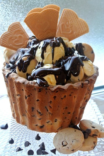 Giant cupcake cookie dough bowl