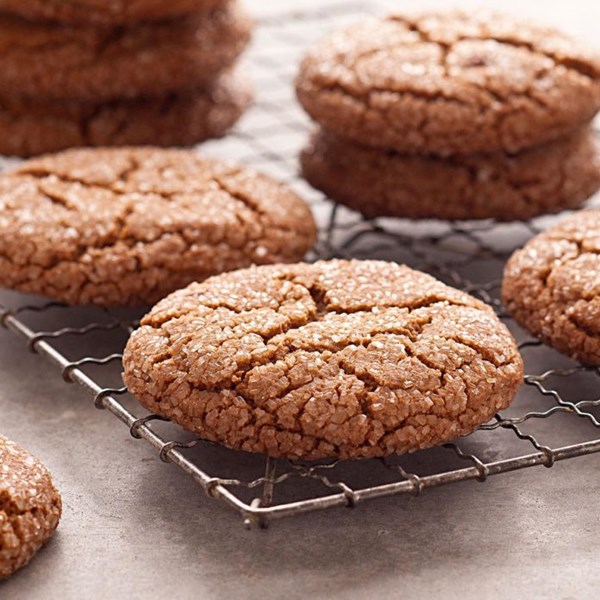 Giant molasses cookies 