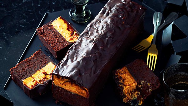 Giant Snickers cake