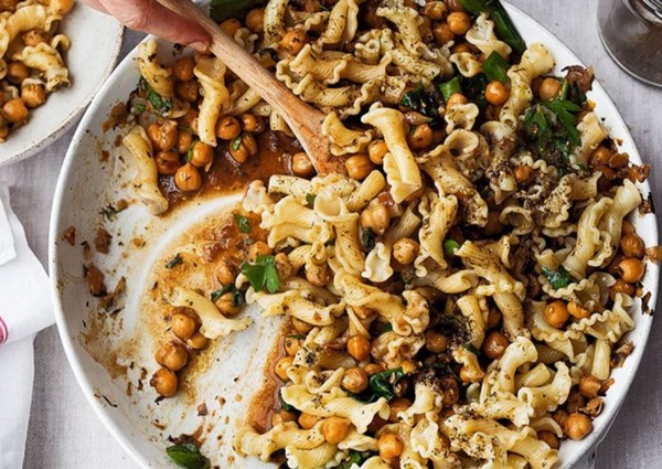 Gigli with chickpeas and za’atar 