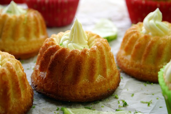 Gin and tonic mini bundt cakes