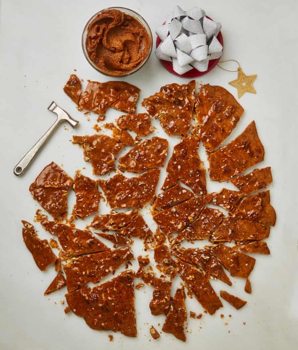 Ginger and pecan brittle
