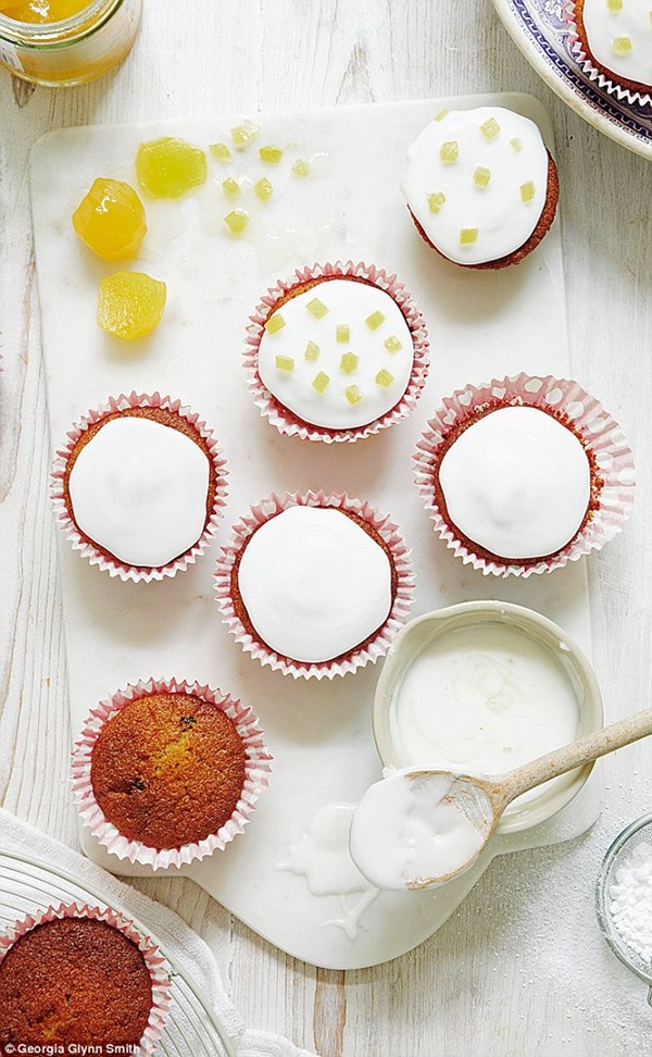 Ginger and sultana iced buns