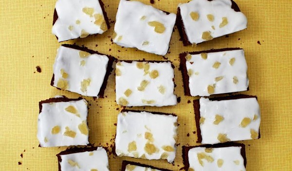 Ginger and treacle spiced traybake