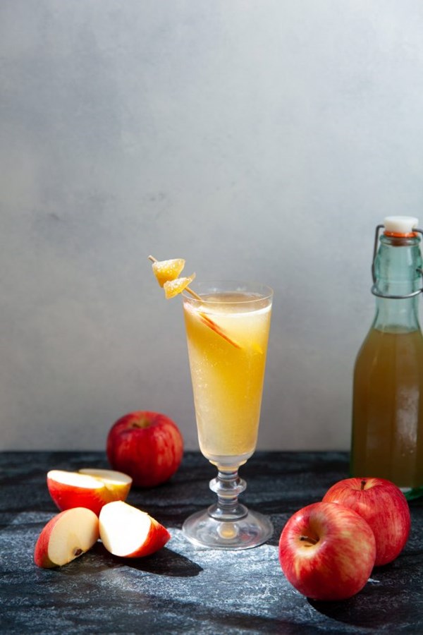 Ginger apple cider cocktail