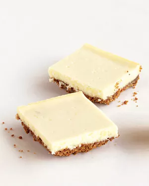 Ginger cheesecake bars