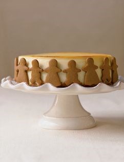 Ginger cheesecake with gingerbread crust