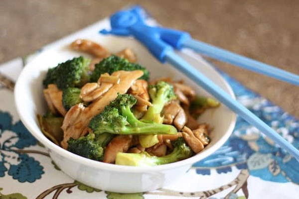 Ginger chicken and vegetable stir-fry